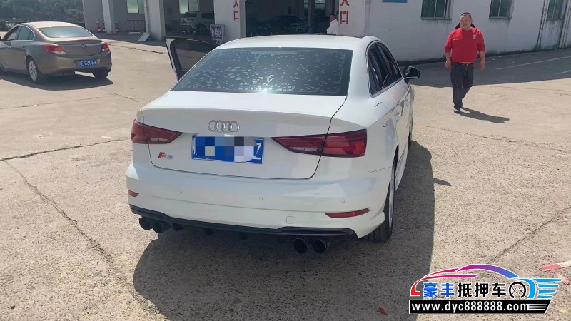 17年奥迪Q3(进口)轿车抵押车出售