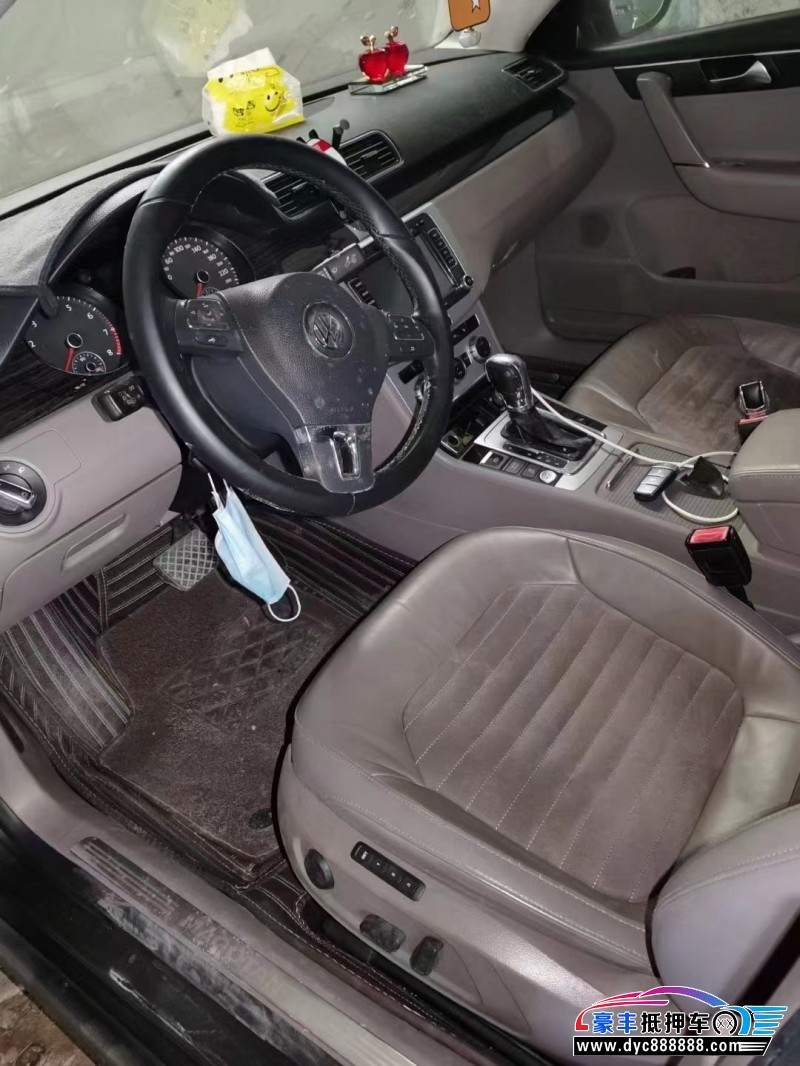 13年大众迈腾轿车抵押车出售