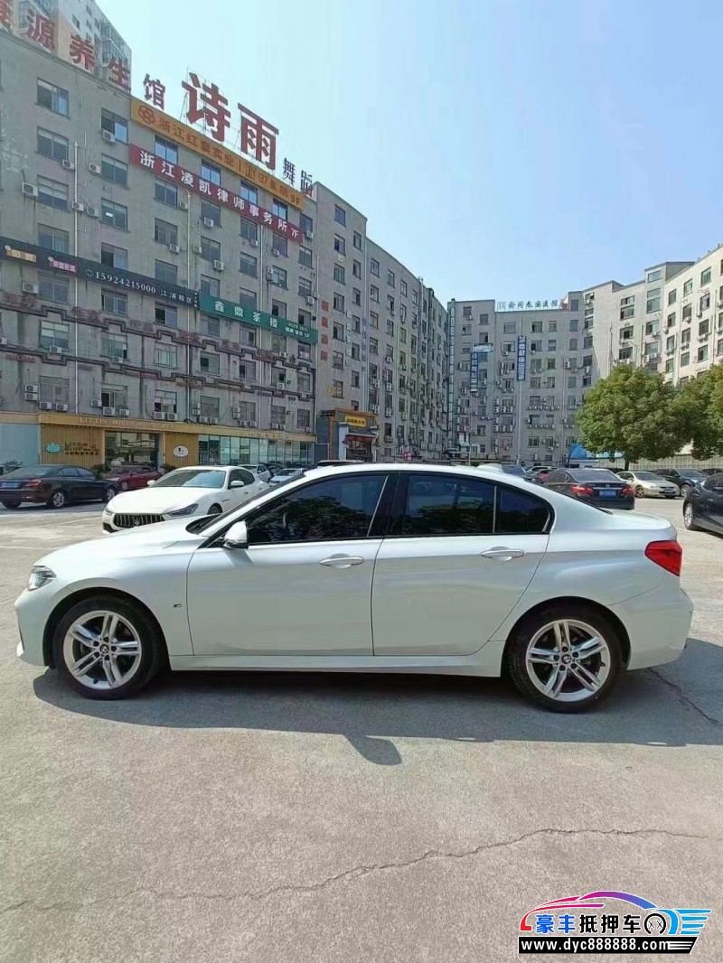 20年宝马1系轿车抵押车出售