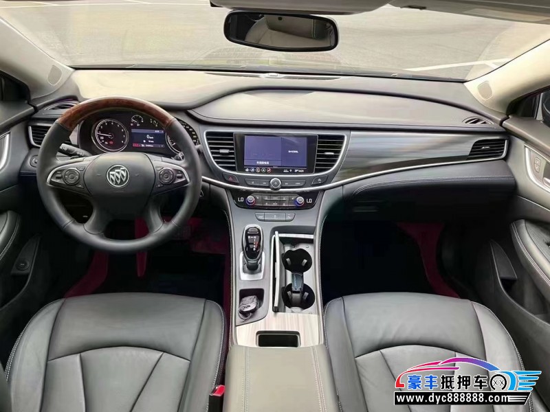 20年别克君越轿车抵押车出售