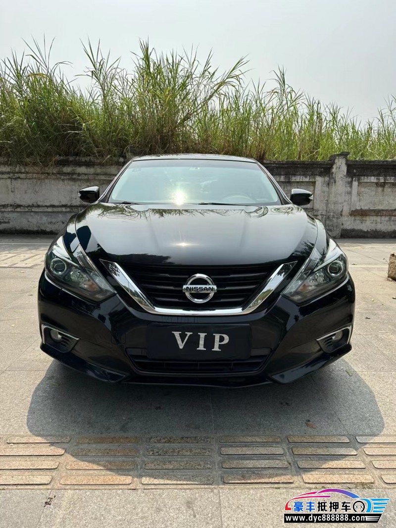16年日产天籁轿车抵押车出售