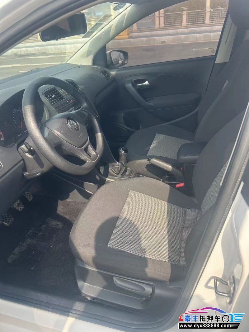 16年大众polo轿车抵押车出售