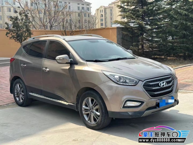 14年现代ix35轿车抵押车出售