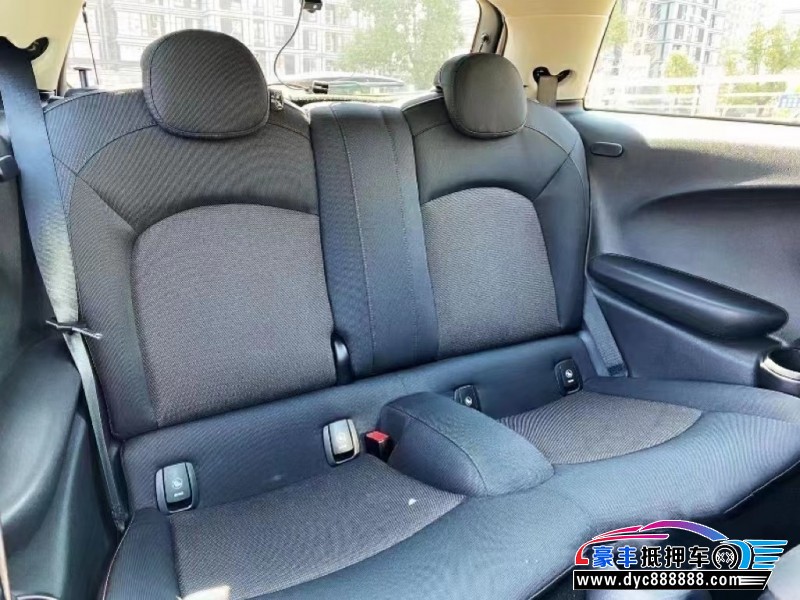 20年宝马MINISUV抵押车出售