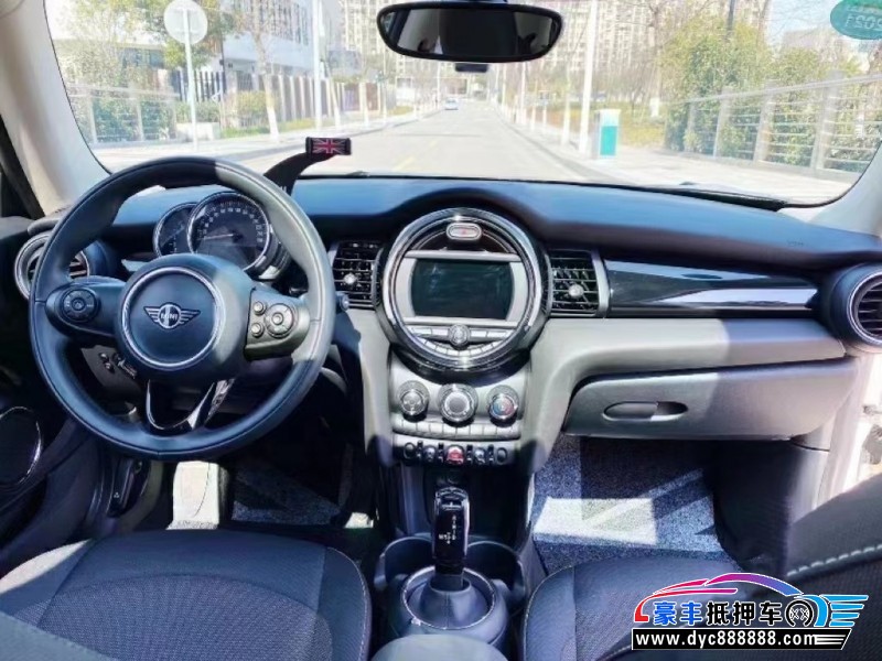 20年宝马MINISUV抵押车出售