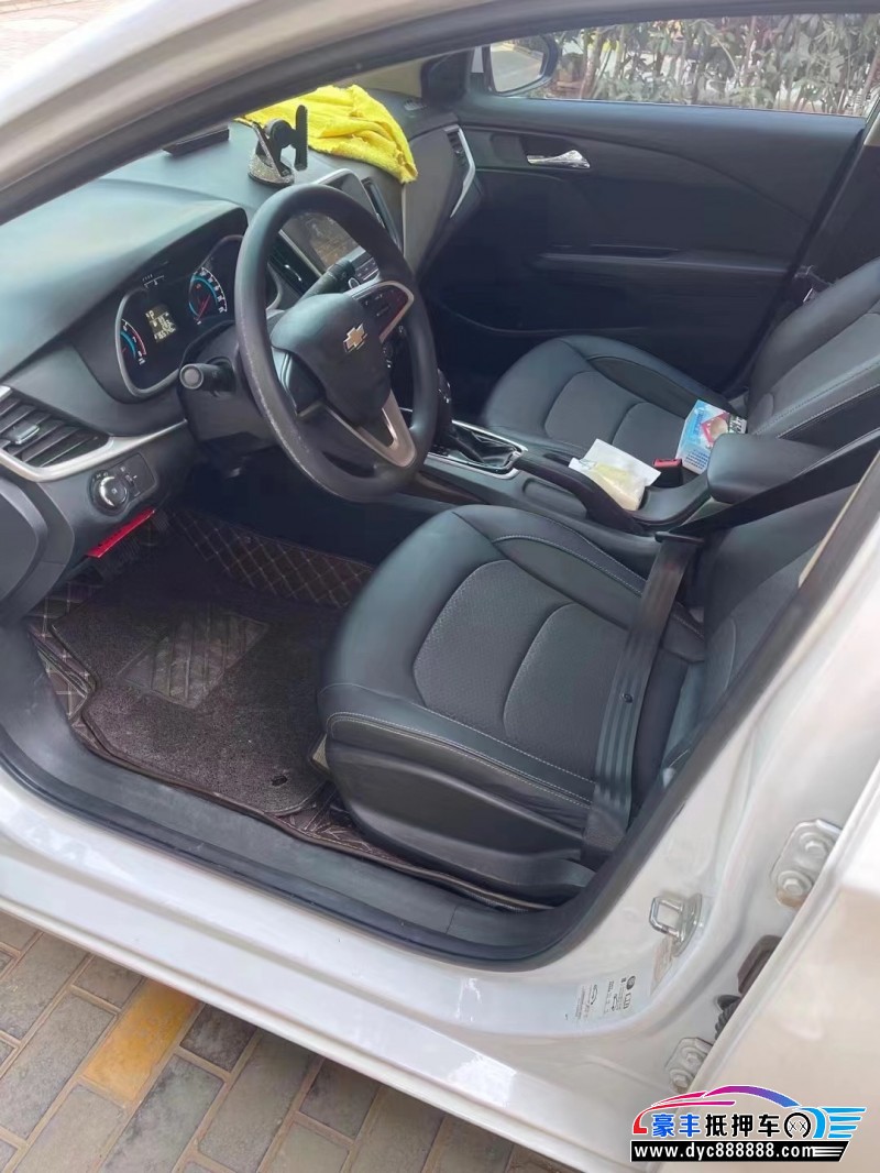18年雪佛兰科沃兹轿车抵押车出售