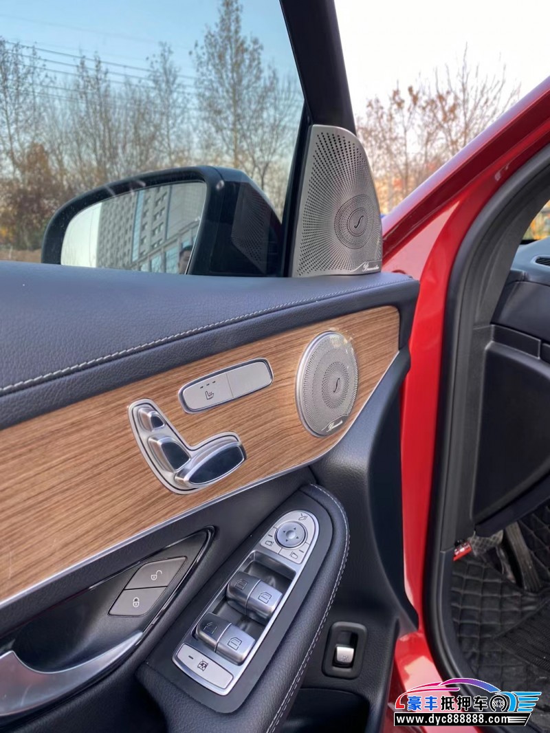 18年奔驰GLC轿车抵押车出售