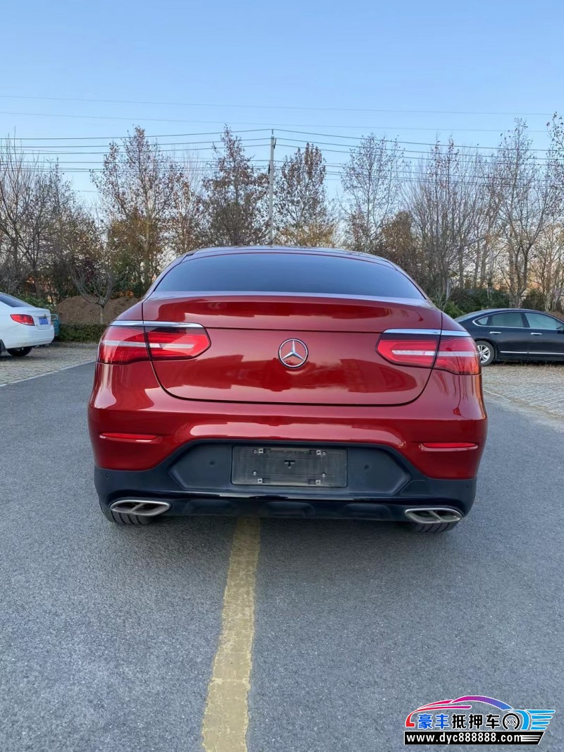 18年奔驰GLC轿车抵押车出售