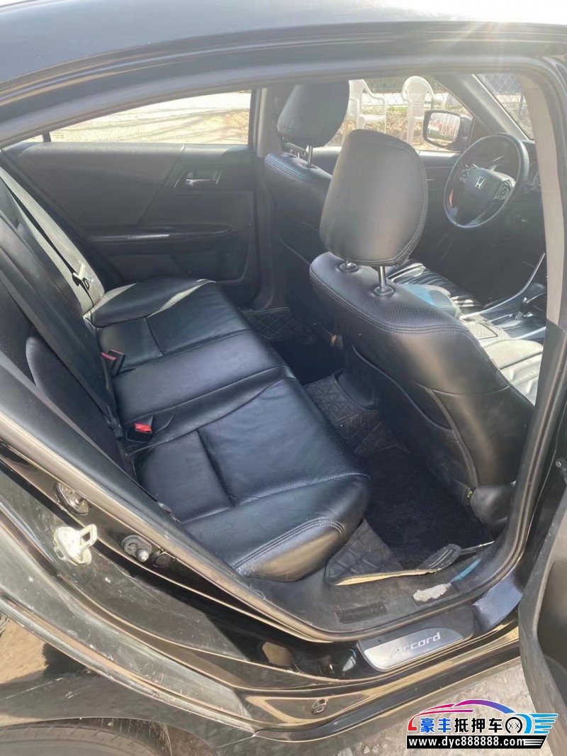 17年本田雅阁轿车抵押车出售