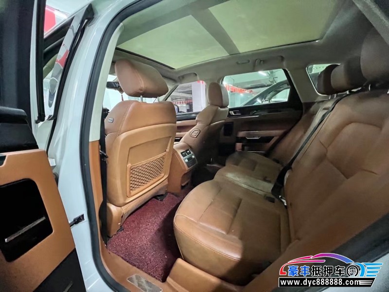 17年众泰T700轿车抵押车出售