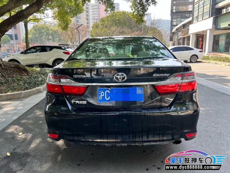 17年丰田凯美瑞轿车抵押车出售