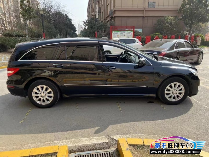 14年奔驰R轿车抵押车出售