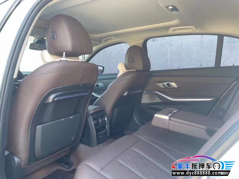 22年宝马3系轿车抵押车出售