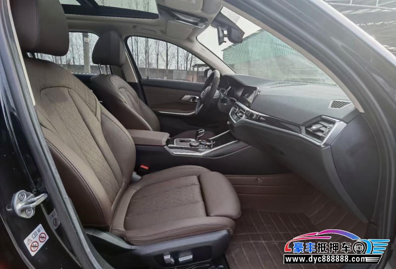 22年宝马3系轿车抵押车出售