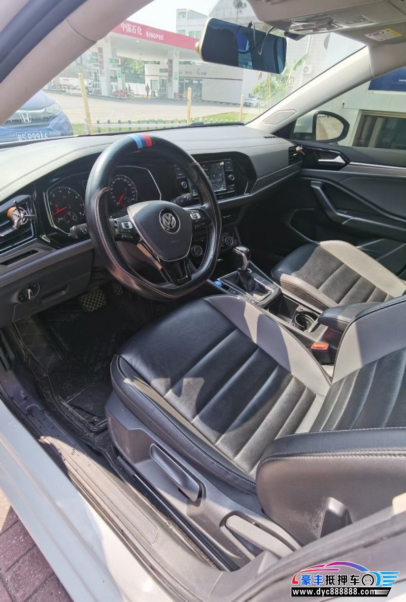 20年大众速腾轿车抵押车出售