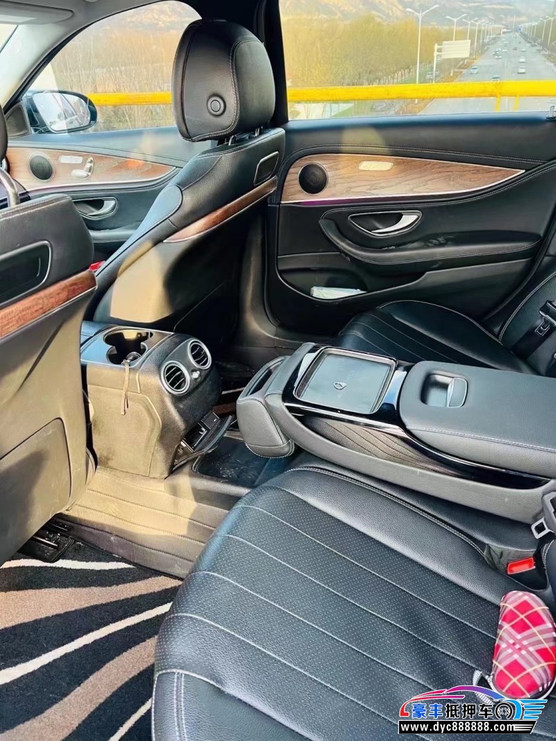 17年奔驰E轿车抵押车出售