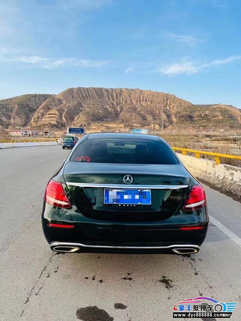 17年奔驰E轿车抵押车出售