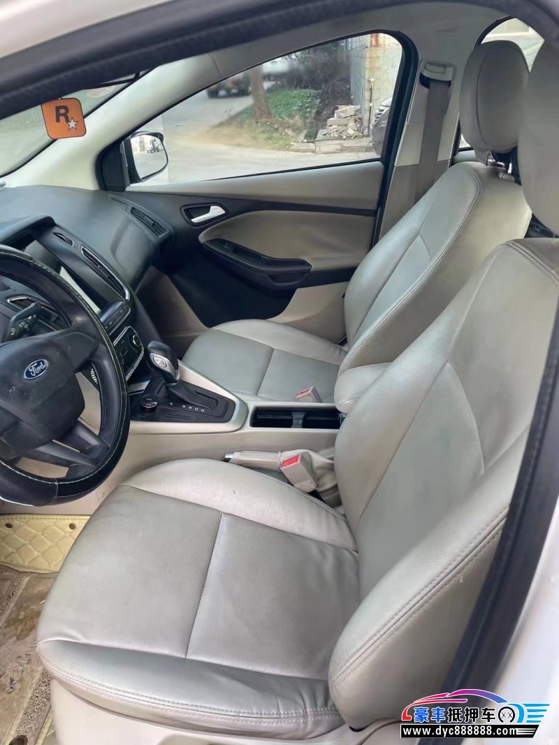 17年福特福克斯轿车抵押车出售