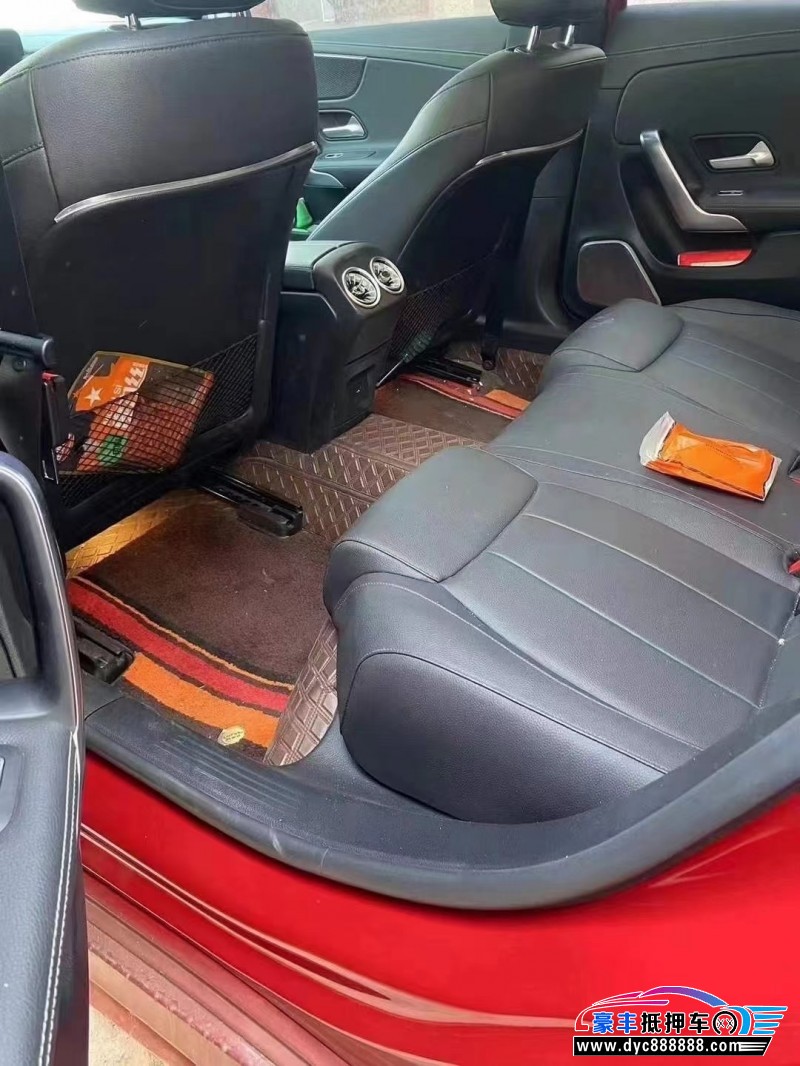 22年奔驰A轿车抵押车出售