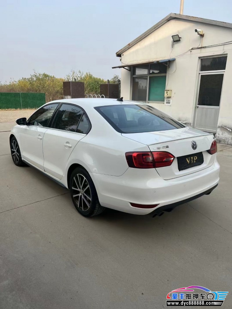 14年大众速腾轿车抵押车出售