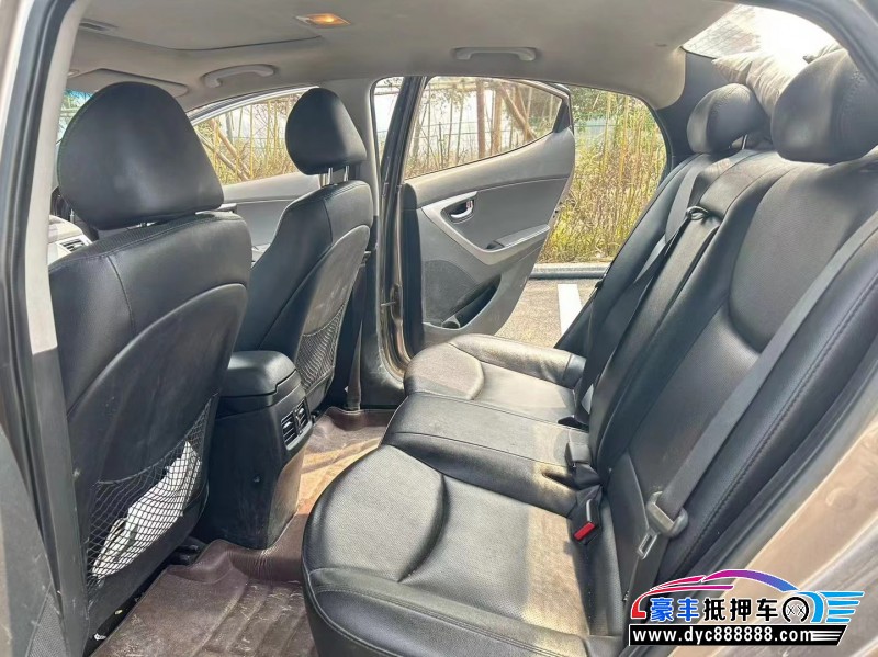 15年现代领动轿车抵押车出售