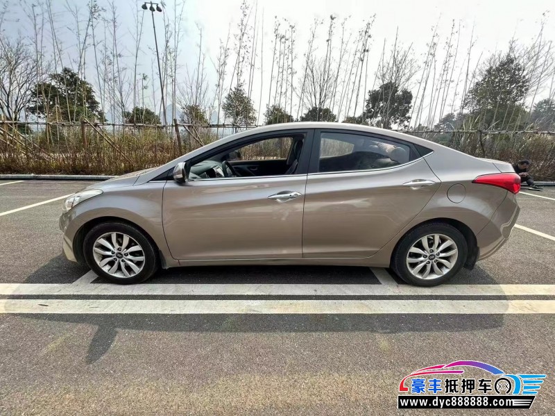 15年现代领动轿车抵押车出售