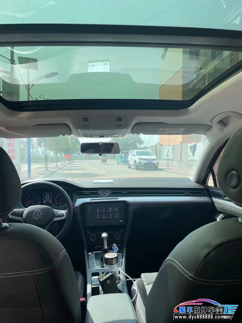 21年大众迈腾轿车抵押车出售