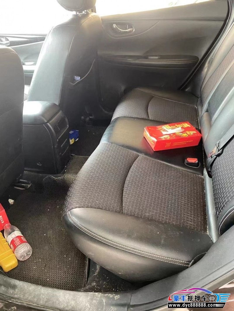 16年日产骐达轿车抵押车出售