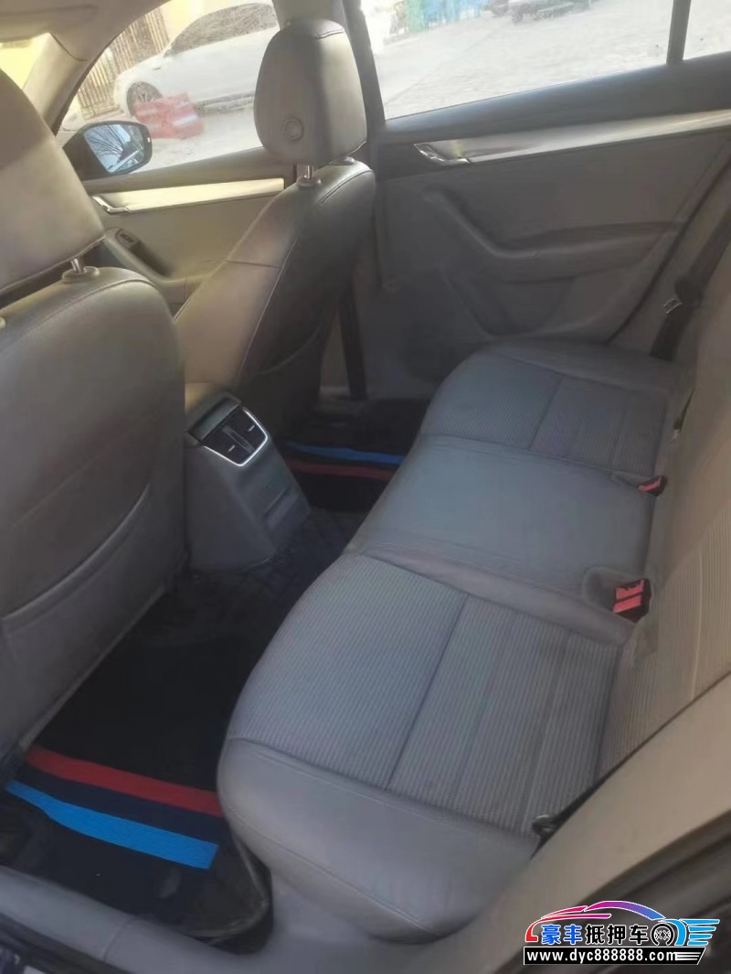 15年斯柯达明锐轿车抵押车出售