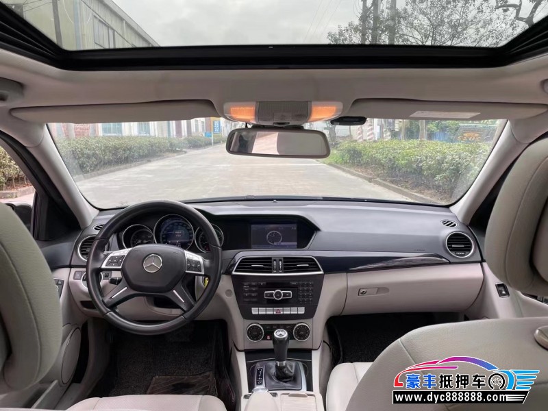 13年奔驰C轿车抵押车出售