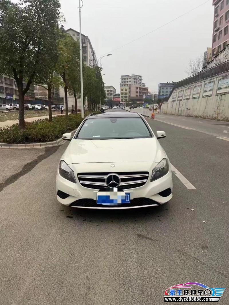15年奔驰A轿车抵押车出售