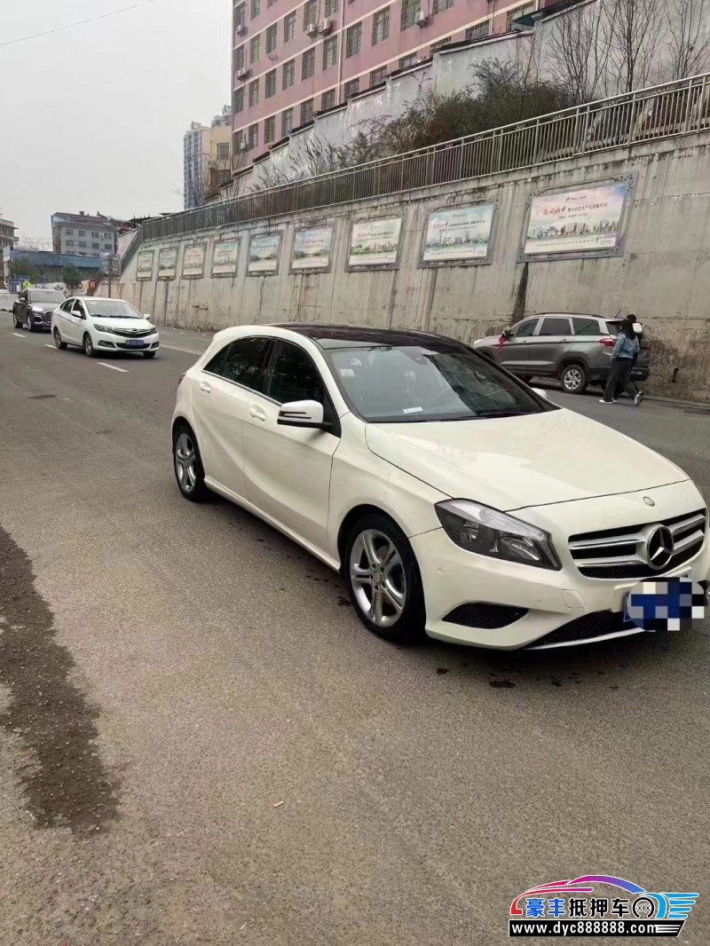 15年奔驰A轿车抵押车出售