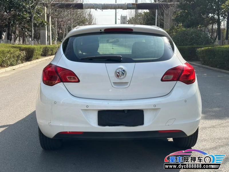 15年别克英朗轿车抵押车出售