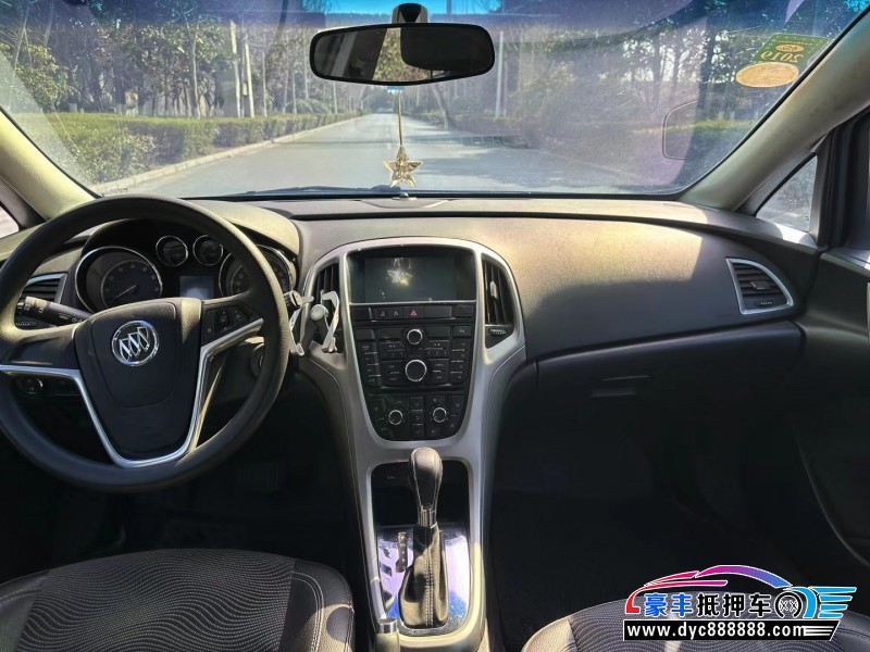 15年别克英朗轿车抵押车出售