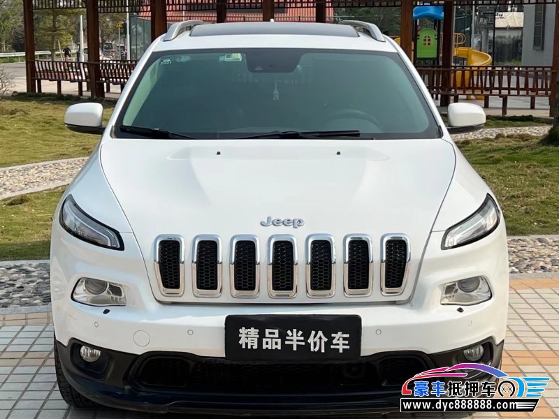 15年Jeep自由光轿车抵押车出售