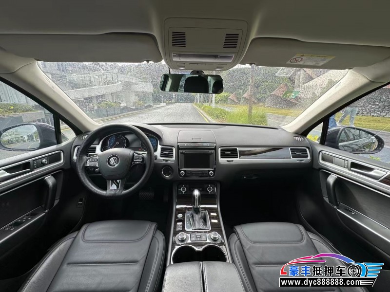 17年大众途锐轿车抵押车出售