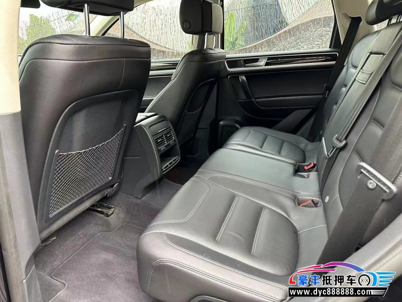 17年大众途锐轿车抵押车出售