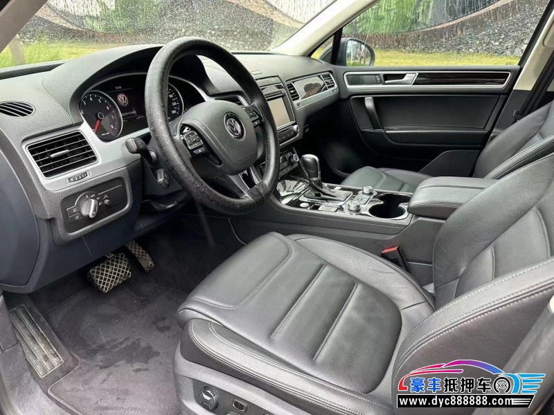 17年大众途锐轿车抵押车出售