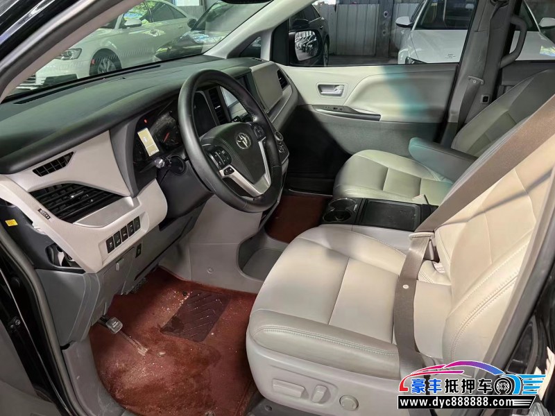 17年丰田塞纳SUV抵押车出售