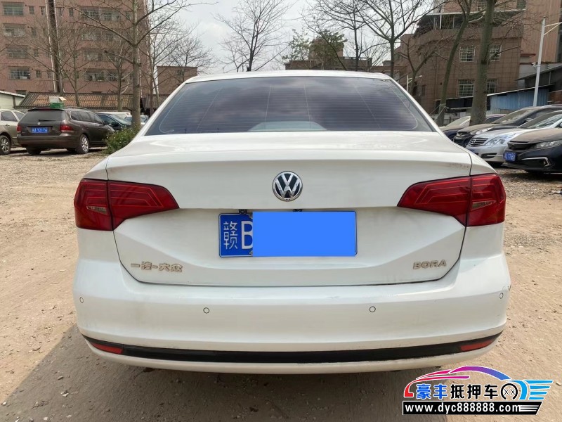 17年大众宝来轿车抵押车出售