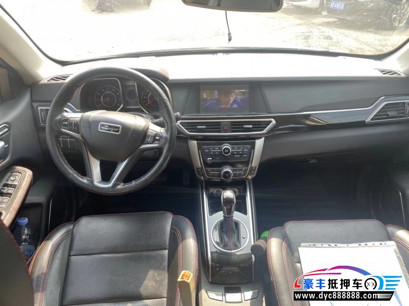 16年众泰大迈X5轿车抵押车出售