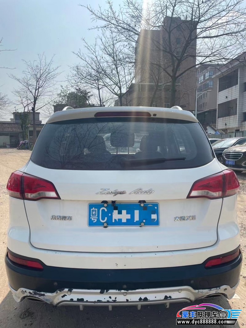 16年众泰大迈X5轿车抵押车出售