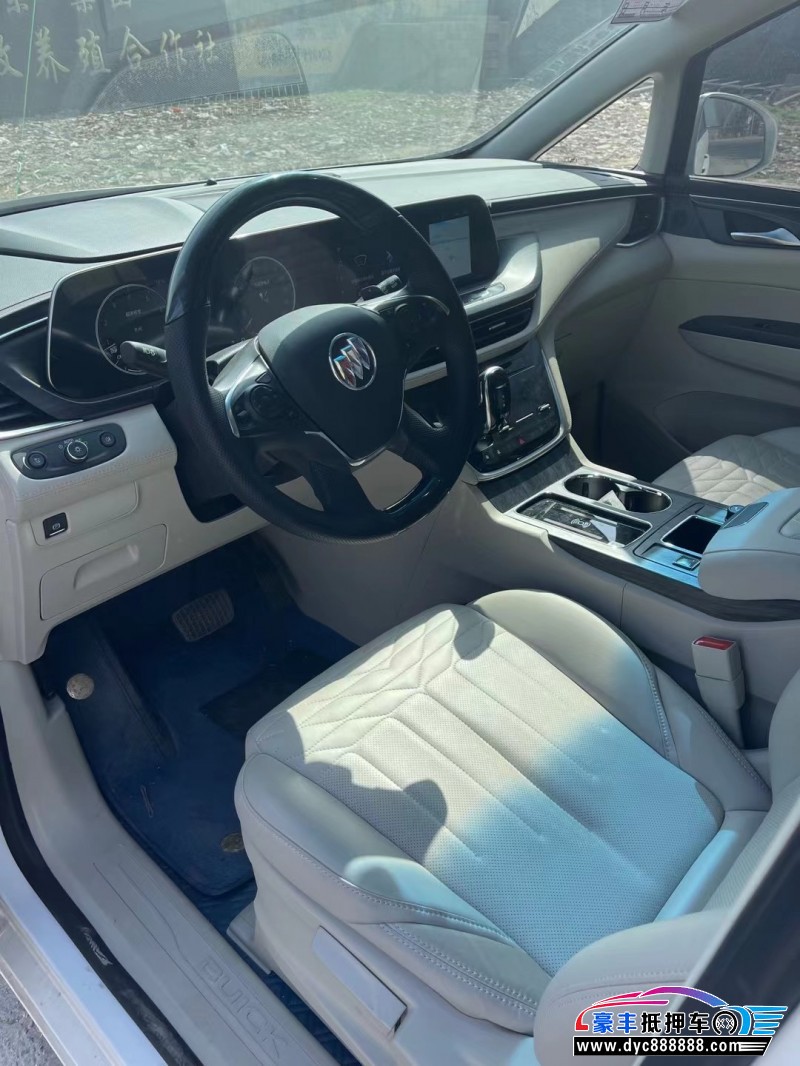 22年别克GL8SUV抵押车出售