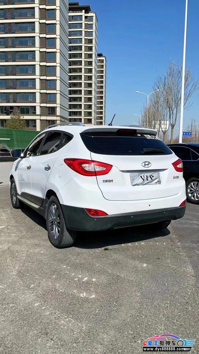 14年现代ix35轿车抵押车出售