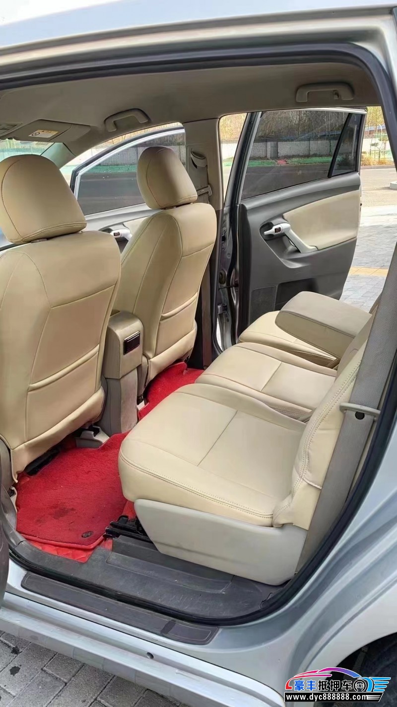 12年丰田逸致轿车抵押车出售