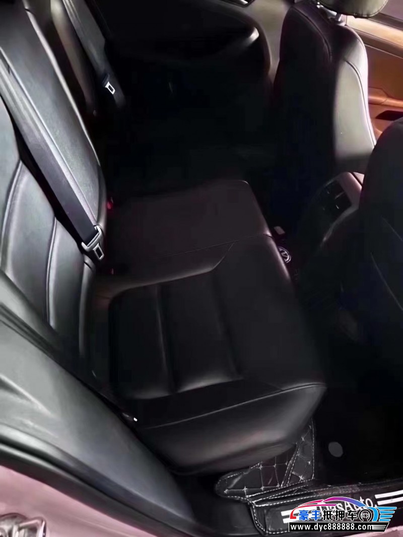 14年大众速腾轿车抵押车出售