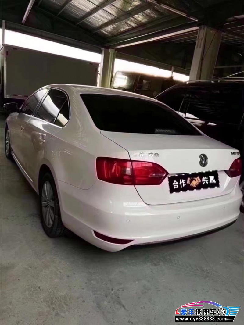 14年大众速腾轿车抵押车出售