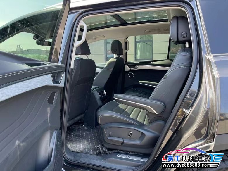 22年大众揽镜轿车抵押车出售