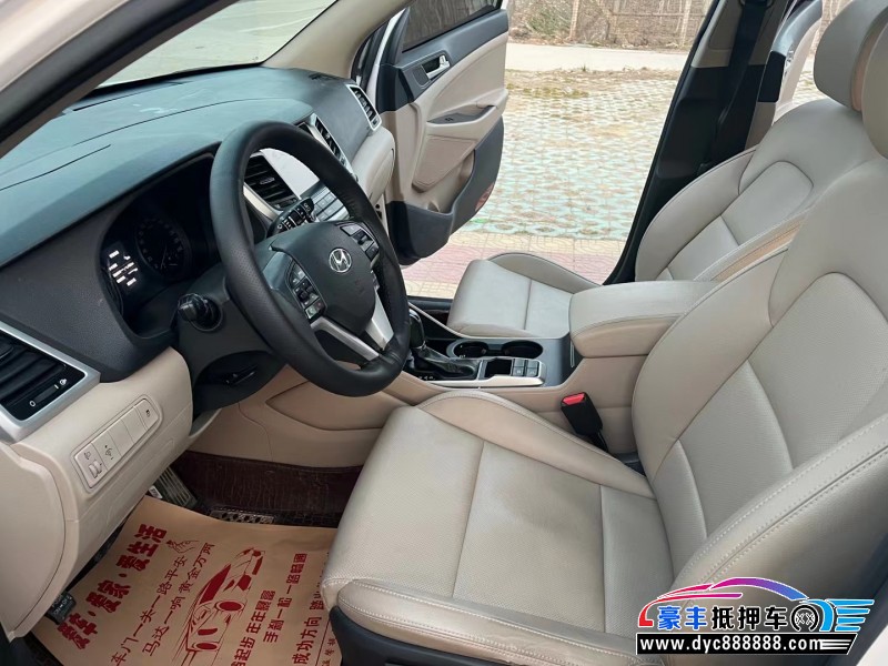 16年现代途胜轿车抵押车出售