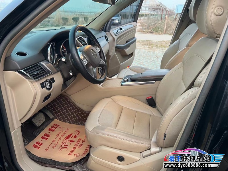 13年奔驰ML轿车抵押车出售